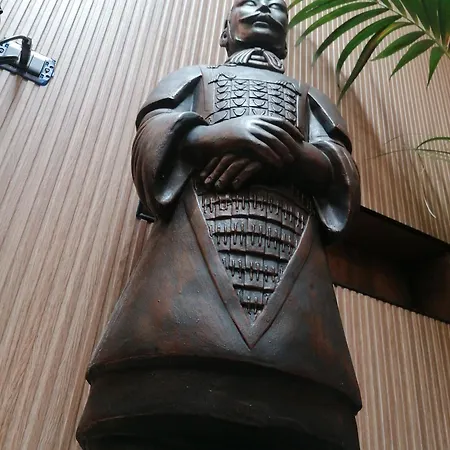 Asian & Luxury Diffused In Historical Center Gasthof 3*